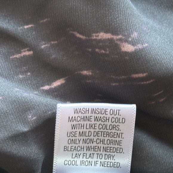 Simply Vera Vera Wang black/cream/brown asymmetrical blouse, size M - Picture 8 of 8